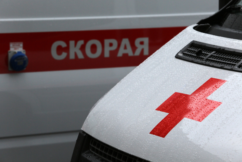 Иномарка сбила ребёнка, гуляющего с родителями в Петербурге